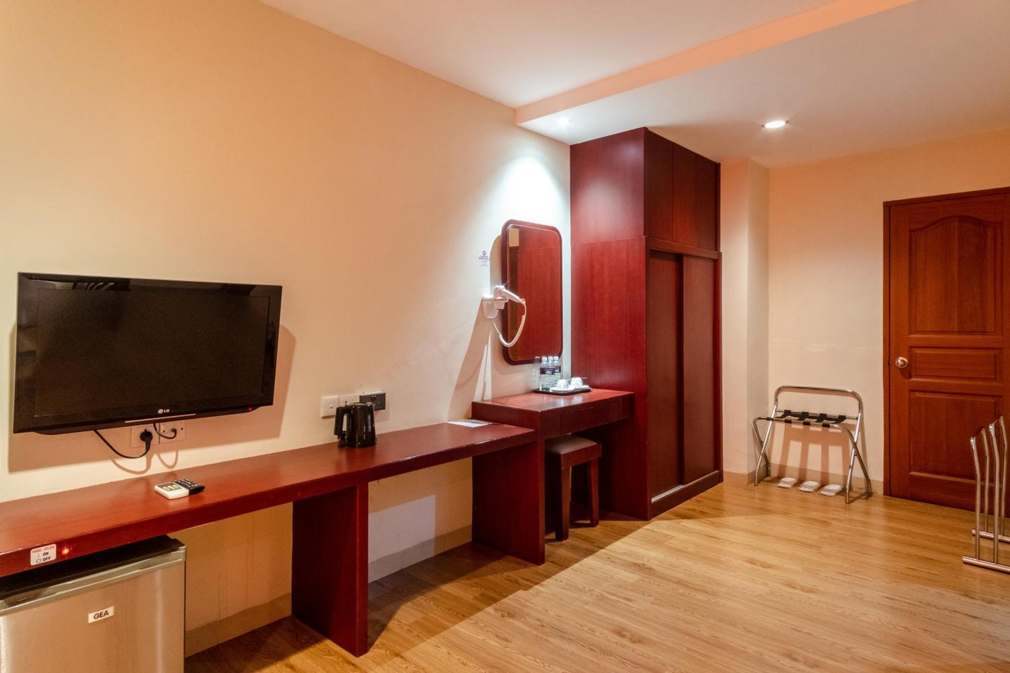 Lovina Inn - Nagoya Batam 外观 照片