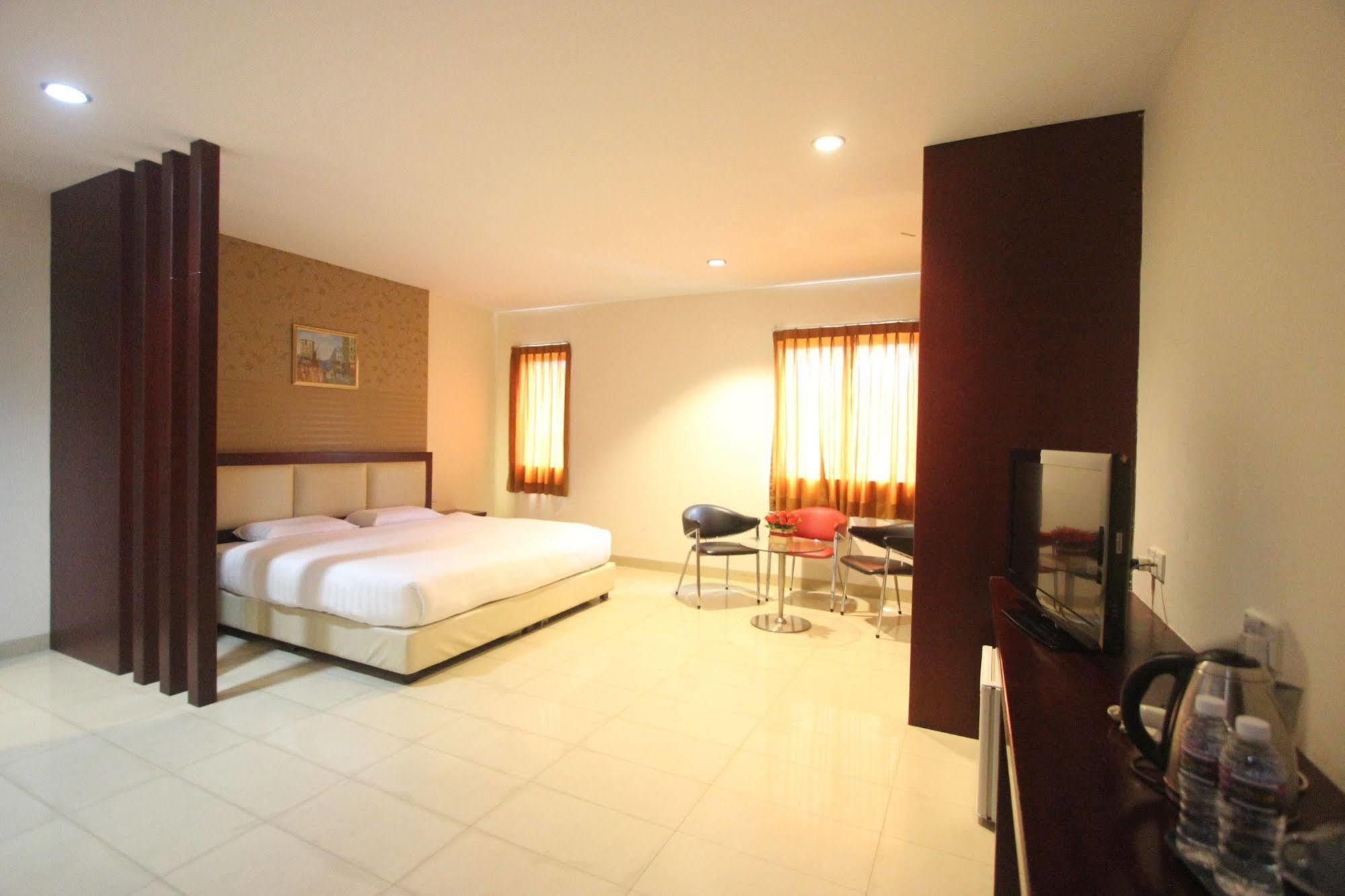 Lovina Inn - Nagoya Batam 外观 照片