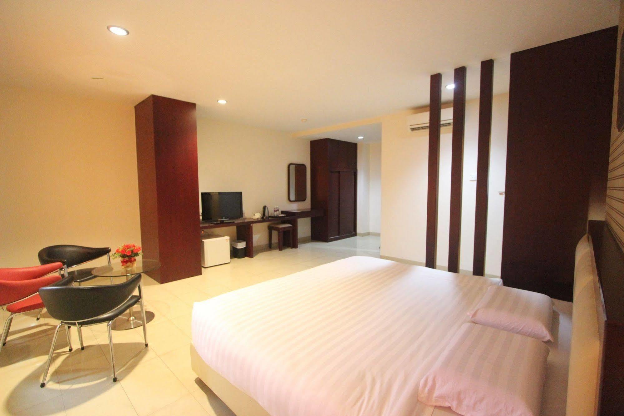 Lovina Inn - Nagoya Batam 外观 照片